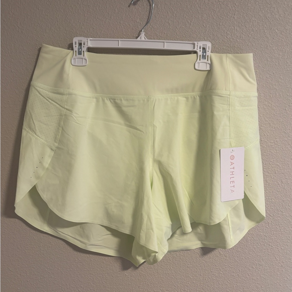 Athleta Run With It 4.5” Light Yellow Shorts